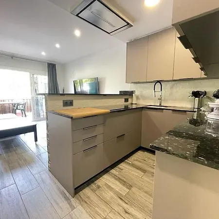 Centrico Apartmento * Платья-де-Аро